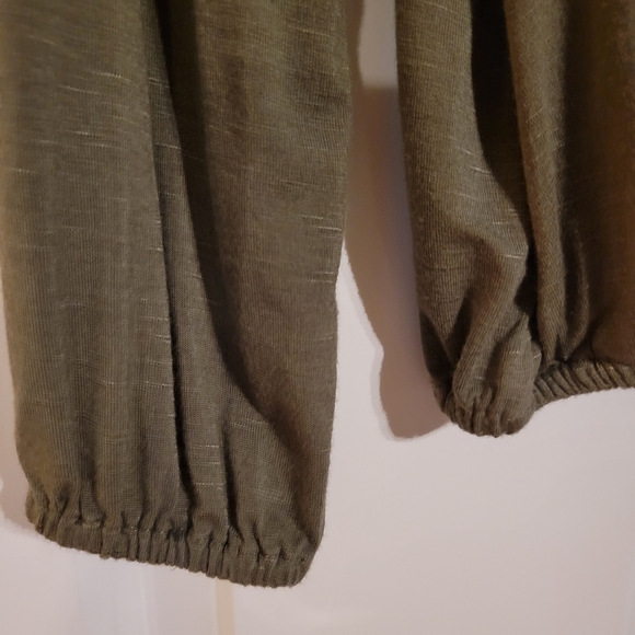 Whitehouse Blackmarket Cutout Top - Picture 2 of 4